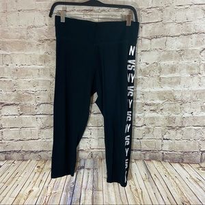 Victoria’s Secret Capri yoga pants size medium